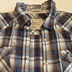 American Eagle Outfitters Blue and White Casual Button Down Shirt